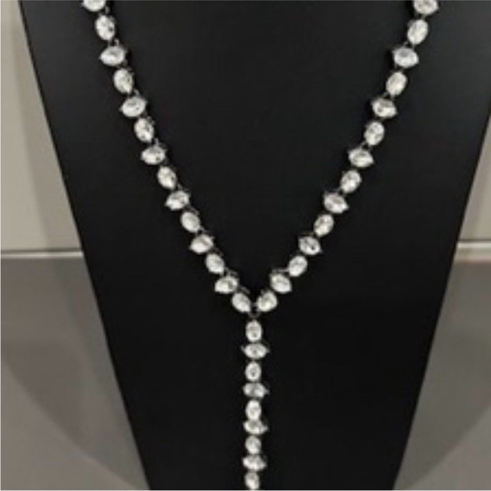 NWT New WHBM Oval shape Crystal LARIAT Statement Necklace